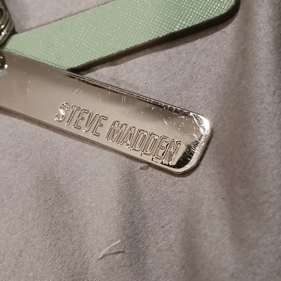 Like-New STEVE MADDEN Crossbody Bag - Picture 8 of 14
